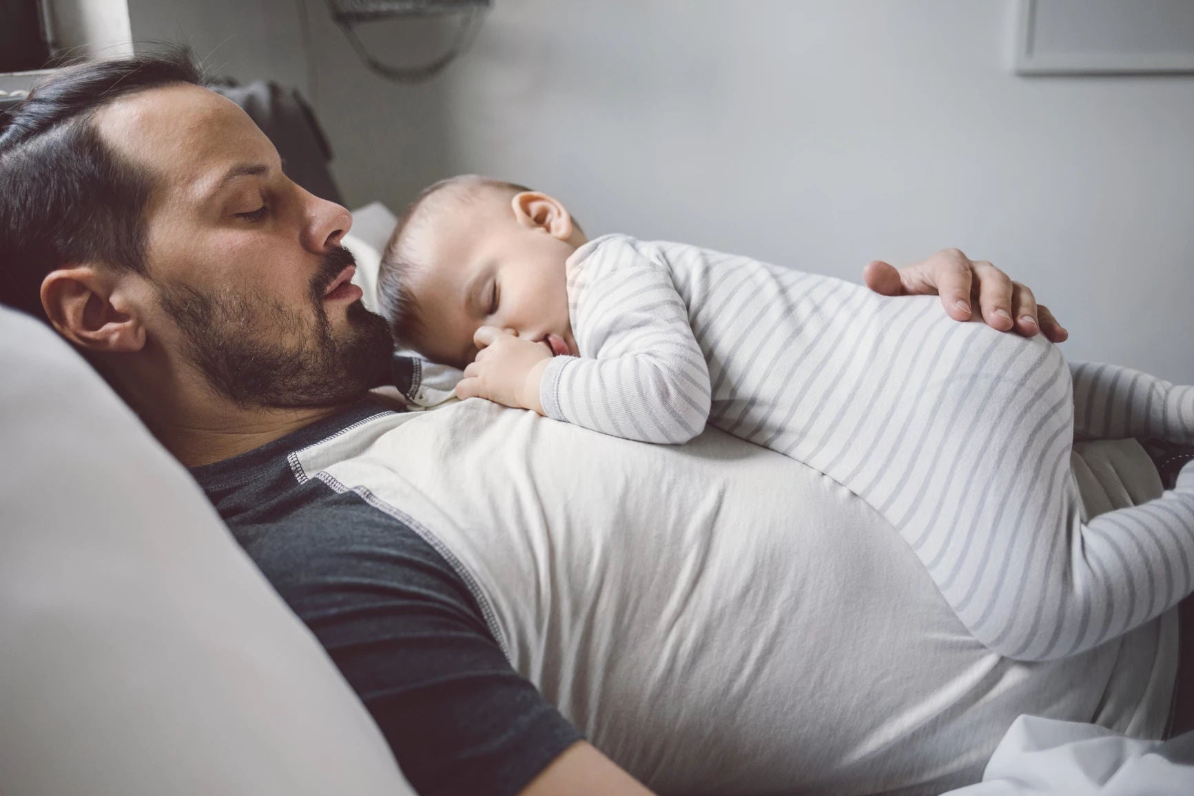 How to sleep with baby on chest hotsell